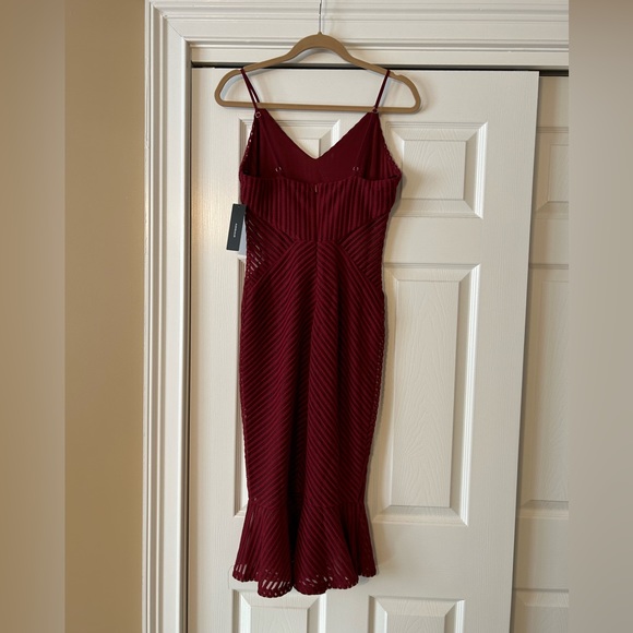 Women’s dress - Picture 2 of 2